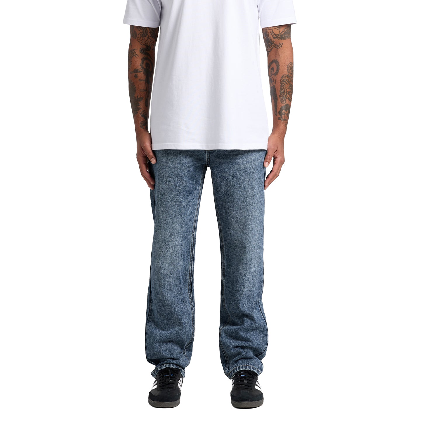 5830 Straight Jeans