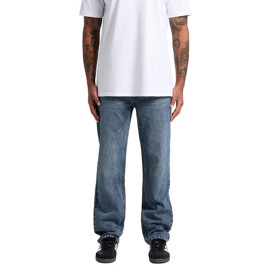 5830 Straight Jeans